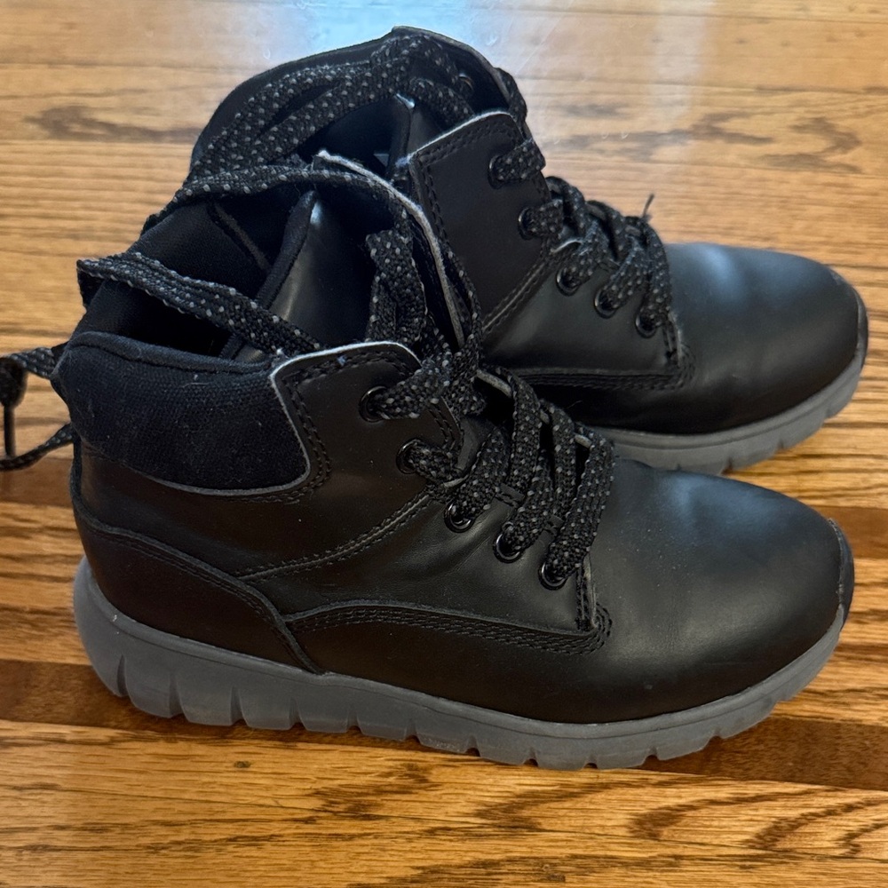Stride rite Kids Black and Gray Boots